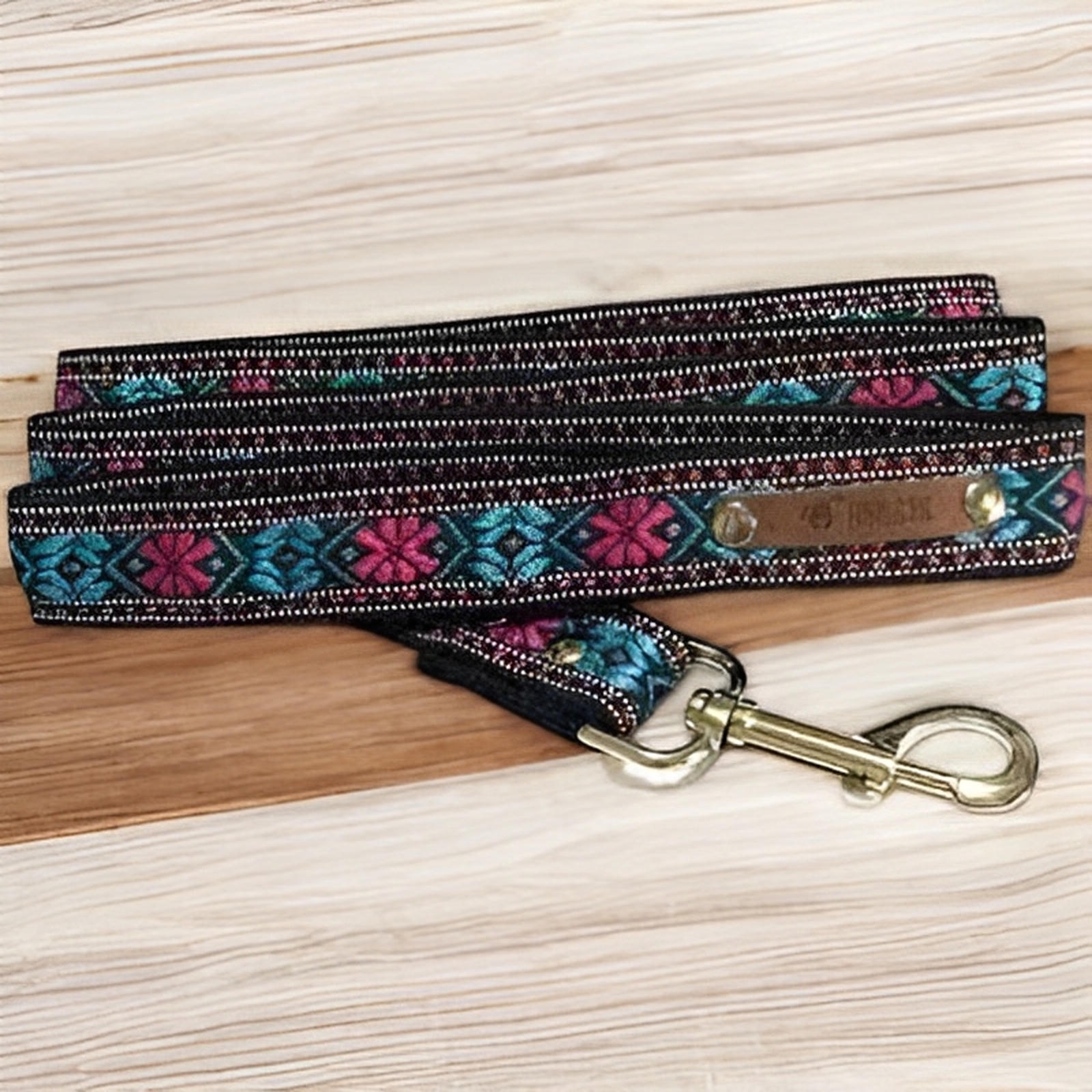 Chic Canine Couture Lead made by Finnigans Play Pen